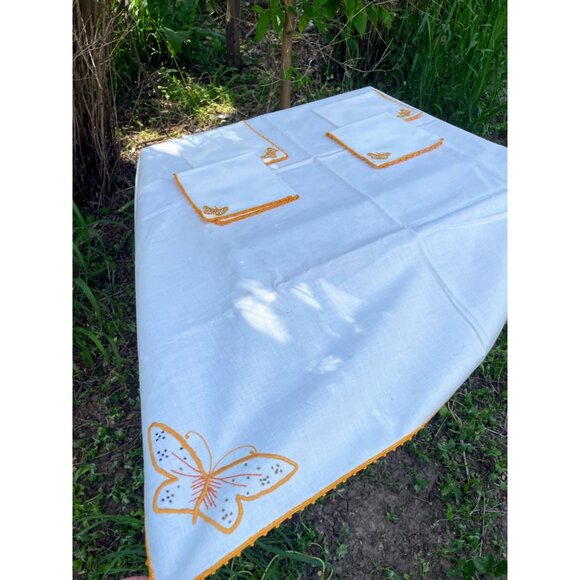 Vintage 1950s Cotton Tablecloth Napkin Set Embroidered Butterfly - Picture 15 of 15